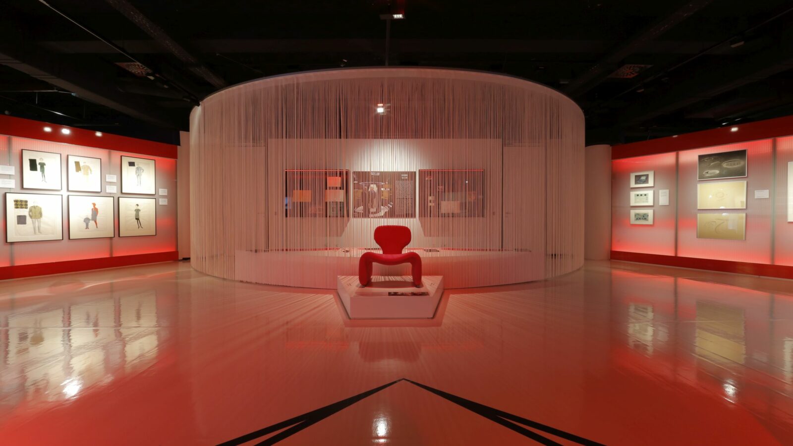 Die Ausstellungsansicht zeigt einen Blick in den Raum.