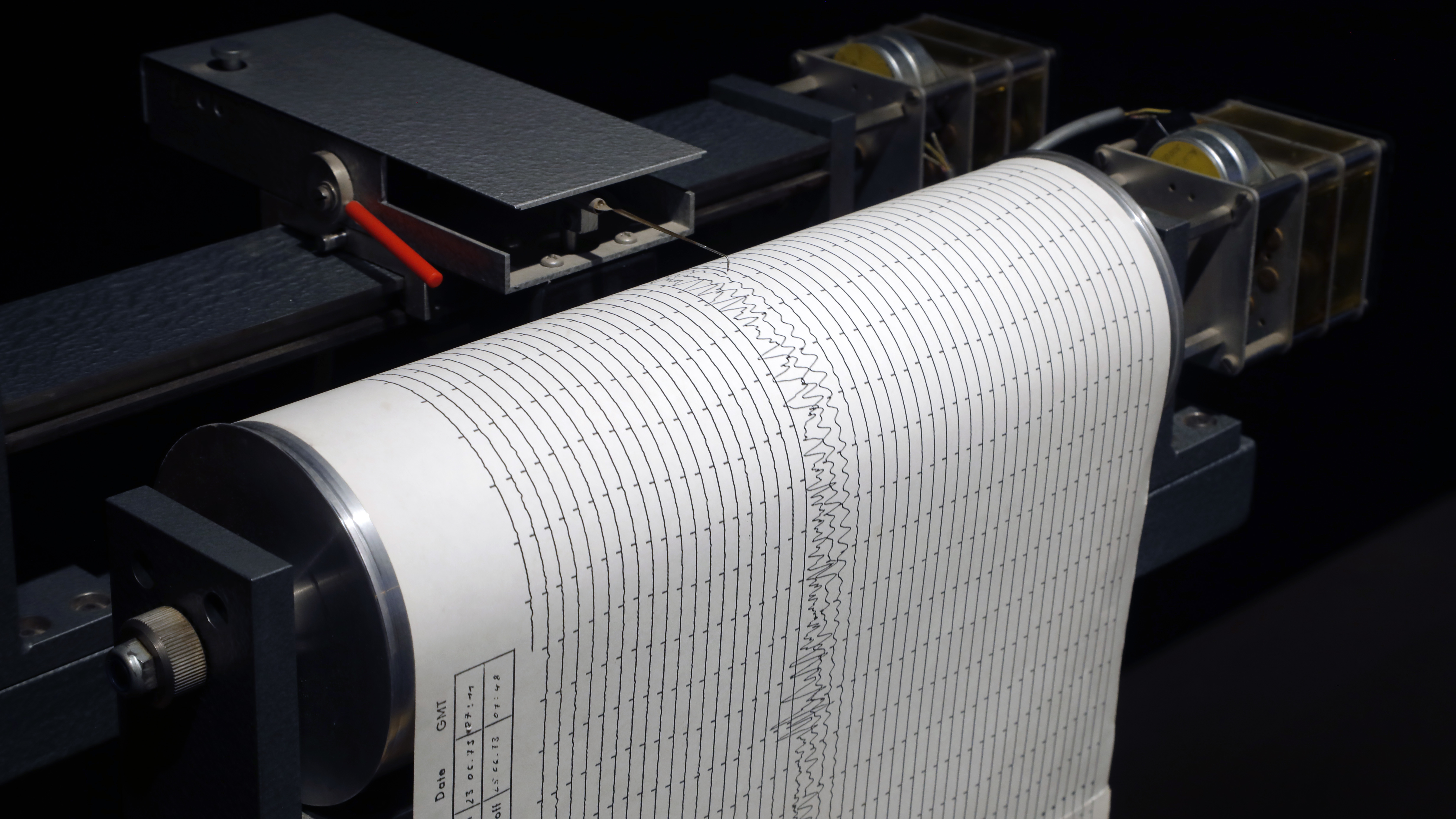 Blatt mit seismographischen Aufzeichnungen