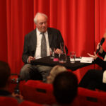 John Glen beim Filmgespräch mit Ellen Harrington im Kino des DFF