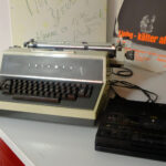Lilo Eders Schreibmaschine (weiß und im Vintage Stil)