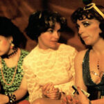 Filmbild eines spanischen Films der 70er zeigt drei Frauen