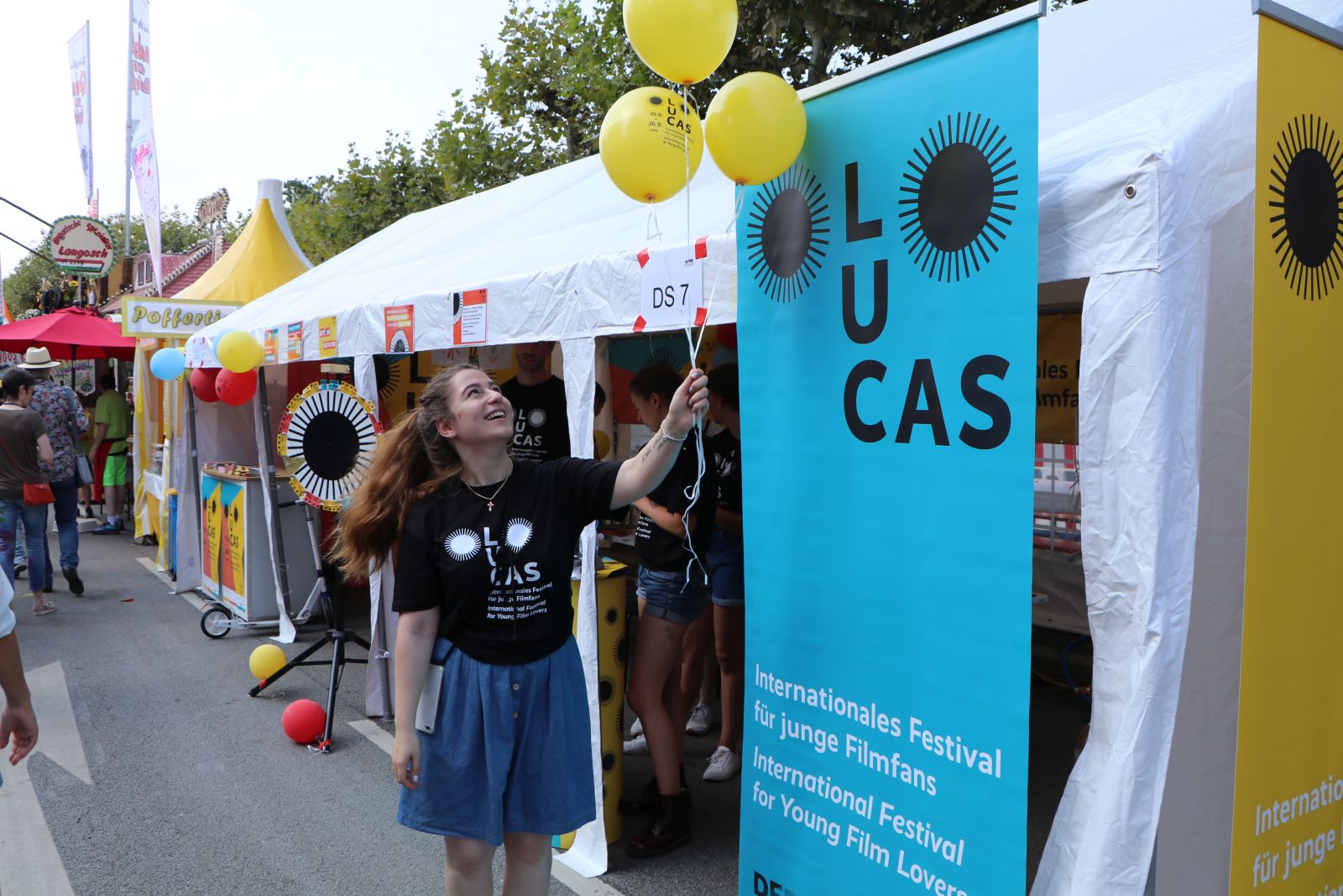 Festzelt von LUCAS - Internationales Festival für junge Filmfans während des Museumsuferfests.