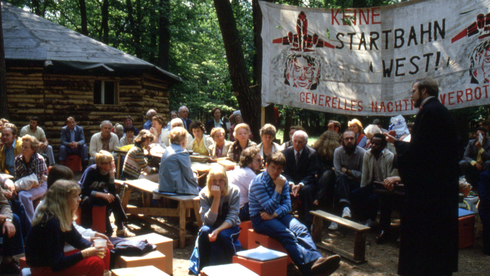 KEINE STARTBAHN WEST – EINE REGION WEHRT SICH Deutschland 1982. R: Thomas Frickel, Regine Heuser, Gunter Oehme, Rolf Silber, Michael Smeaton