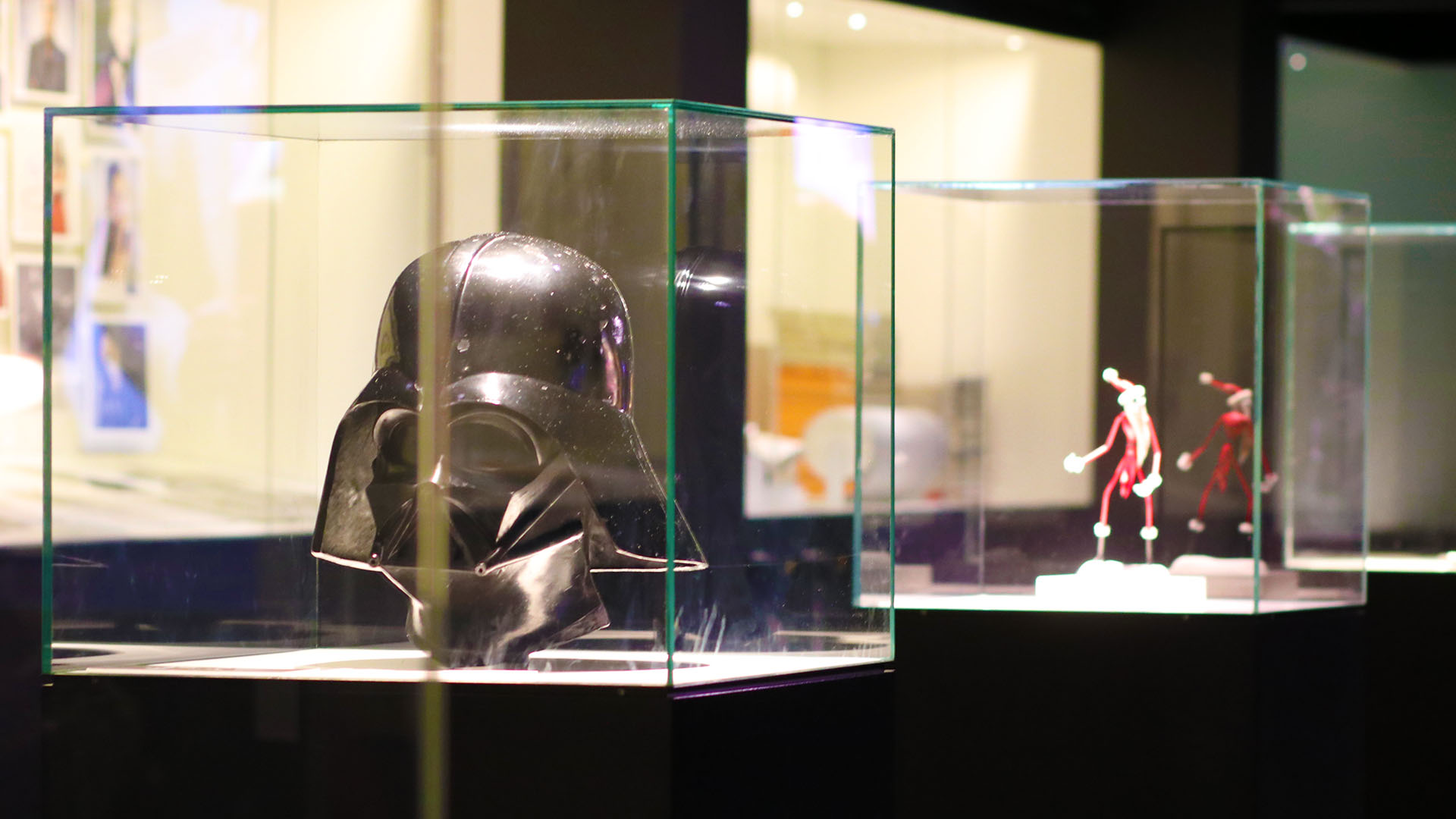 Der Darth Vader Helm in der Dauerausstellung des DFF